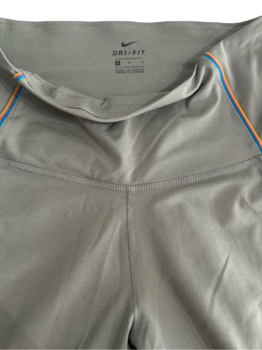 Nike Dri-FIT Gray Performance Top - Picture 2 of 4